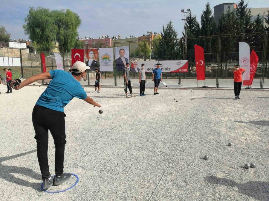 Toroslar Belediyesinden 23 Branşta Yaz Spor Okulu