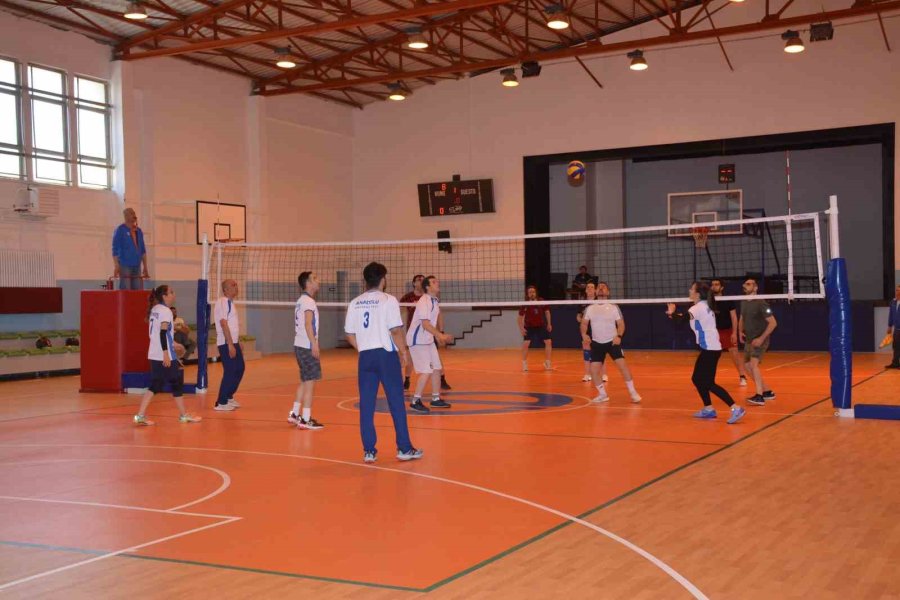 Geleneksel Personel Voleybol Turnuvası Başladı