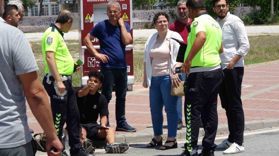 Manavgat’ta Otomobil İle Motosiklet Çarpıştı: 1 Yaralı