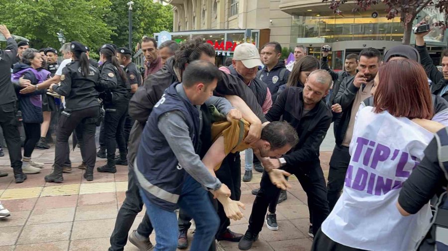 Eylemci Zannedilerek Gözaltına Alınan Vatandaş Serbest Bırakılınca Polislere Sarılarak Olay Yerinden Ayrıldı