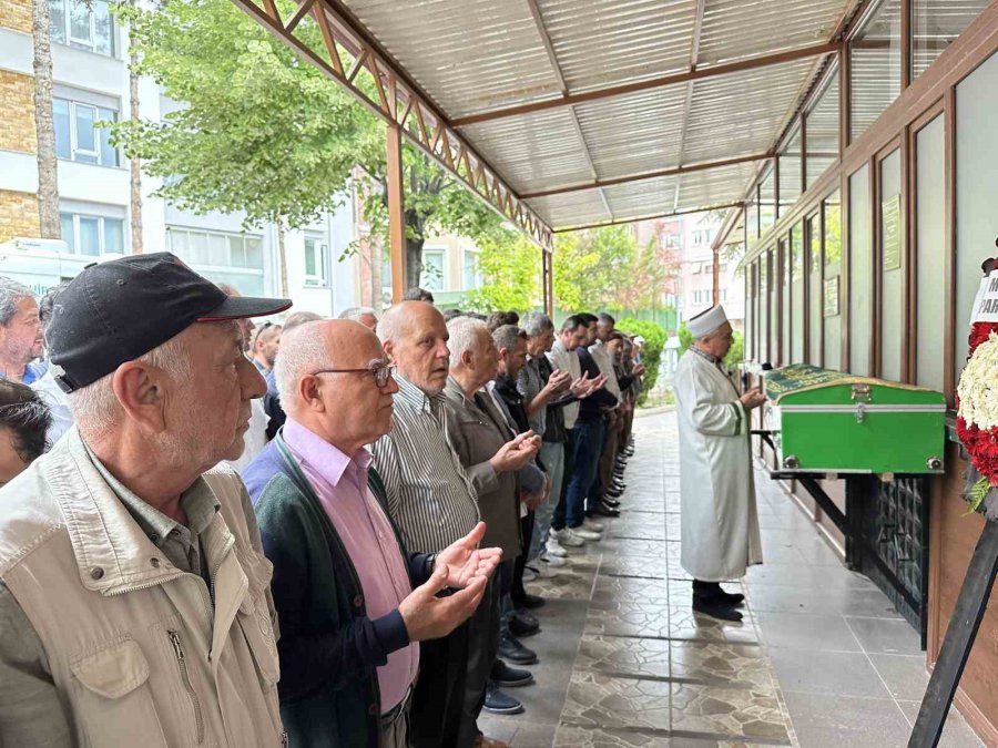 Thy’de Yaşadığı Baskı Sonucu Canına Kıyan Koray’ın Annesi İsyan Etti