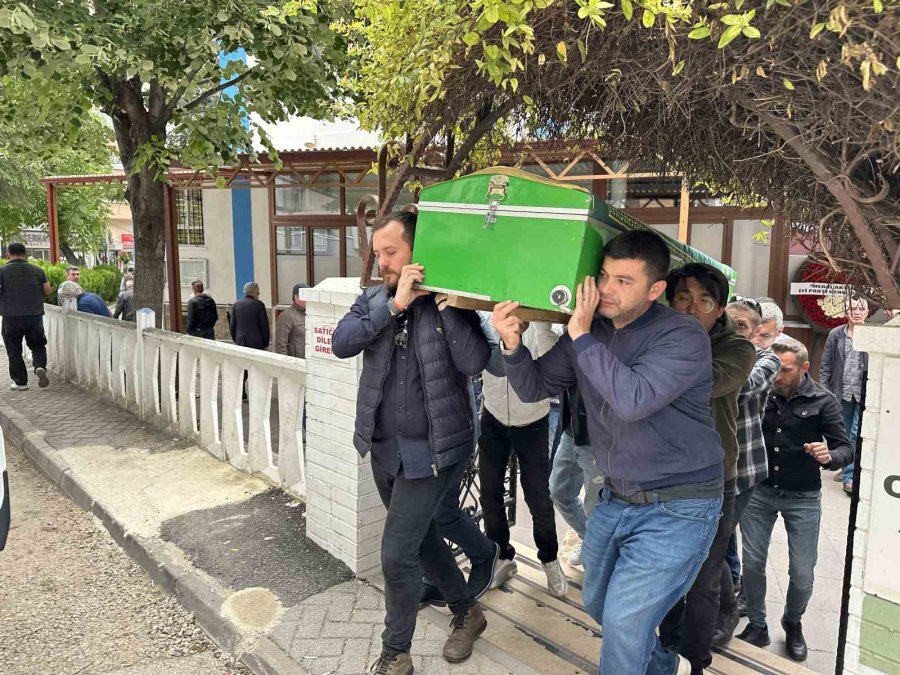 Thy’de Yaşadığı Baskı Sonucu Canına Kıyan Koray’ın Annesi İsyan Etti