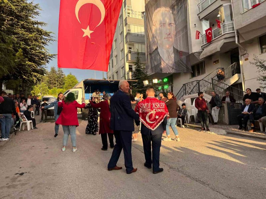 Down Sendromlu Emre Ve Vefat Eden Annesinin Hayali Gerçek Oldu