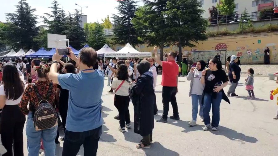 Deprem Bölgesindeki Okula Destek Toplamak İçin Panayır Düzenlendi