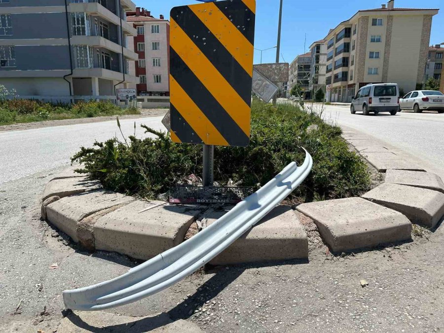 Eskişehir’de Göle Dönen Yollarda Onlarca Araç Plakası Kaldı