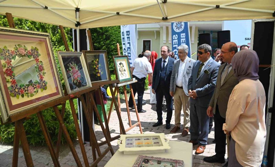 Sanat Tasarım Atölyesi Yıl Sonu Sergisi İle Dönemi Kapattı