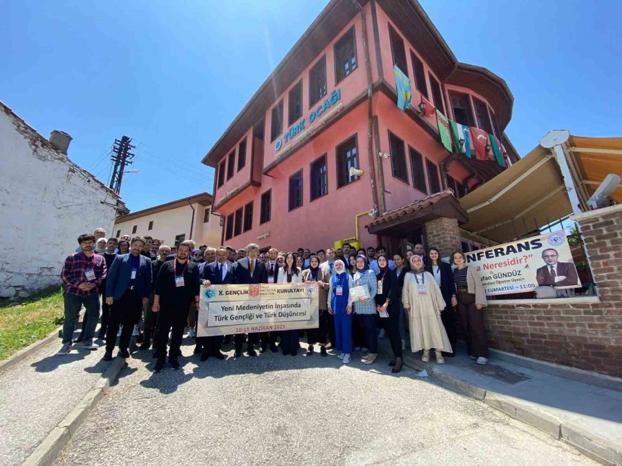 10. Gençlik Kurultayı Sonuç Bildirgesi Açıklandı