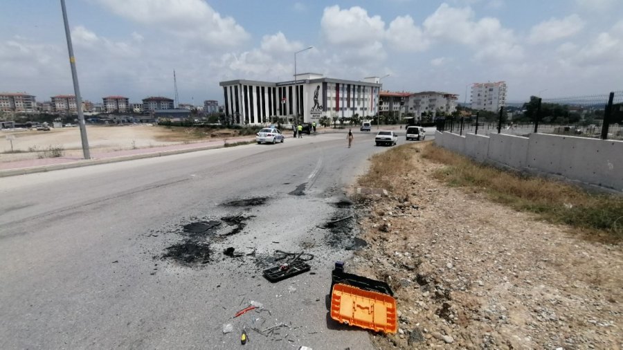 Yanan Aracın Sürücüsü Canını Zor Kurtardı