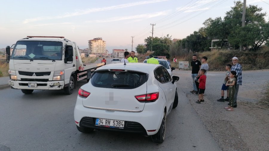 Plakasız Otomobille Kaza Merakı Pahalıya Patladı, 6 Bin 800 Tl Ceza Yazıldı