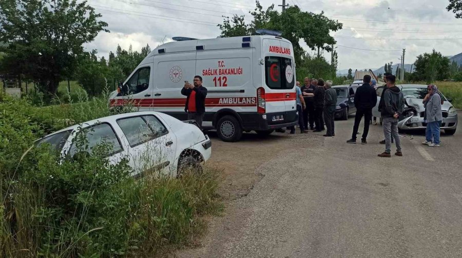 Konya’da Trafik Kazası: 4 Yaralı