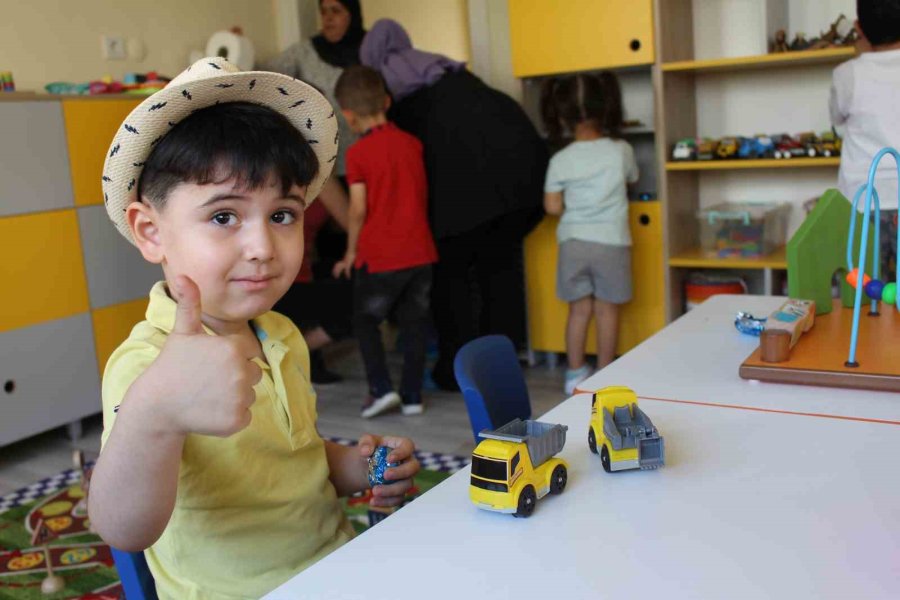 Finike Çocuk Kreşi Ve Gündüz Bakımevi Açıldı