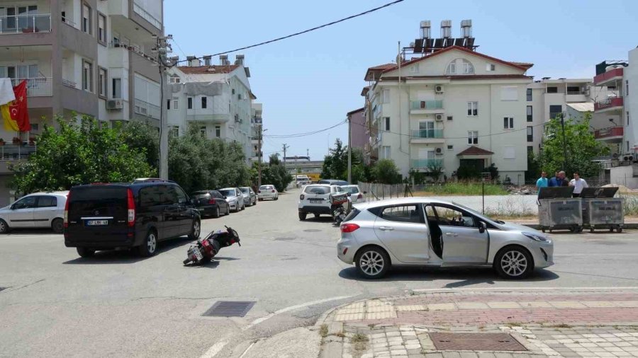 Kazada Oğlu Yaralanan Baba, Sağlık Ekiplerinin "iyi" Cevabı İle Rahat Nefes Aldı