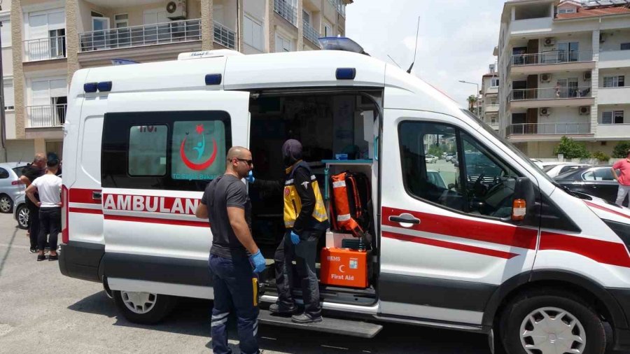 Kazada Oğlu Yaralanan Baba, Sağlık Ekiplerinin "iyi" Cevabı İle Rahat Nefes Aldı