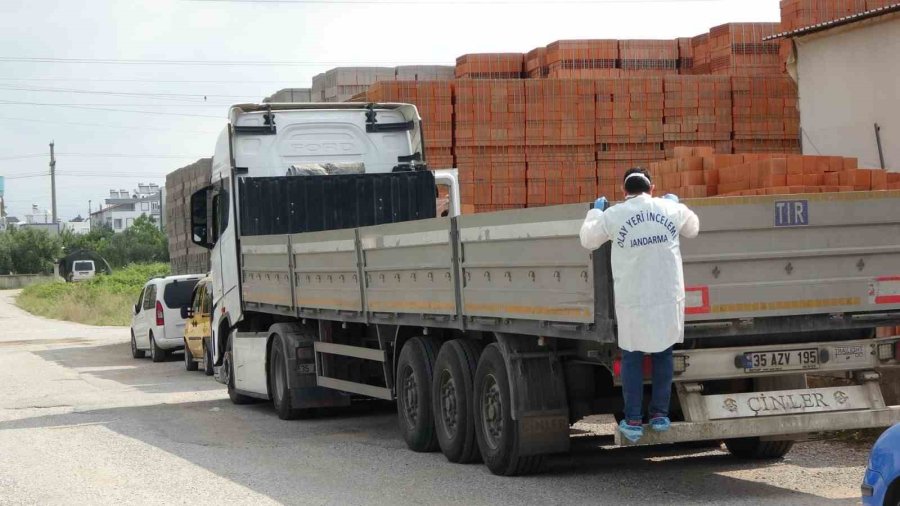 İzmir’den Antalya’ya Gelen Tır Şoförünü Ölüm Direksiyonda Yakaladı