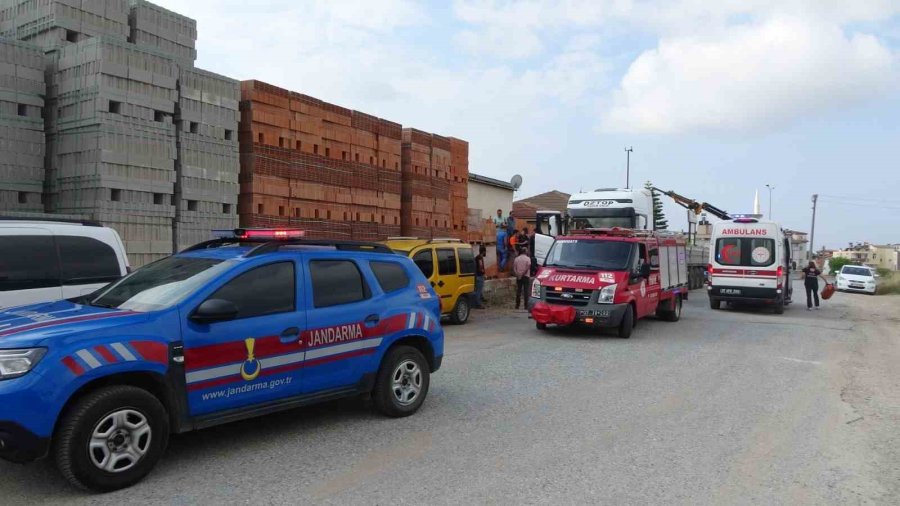 İzmir’den Antalya’ya Gelen Tır Şoförünü Ölüm Direksiyonda Yakaladı