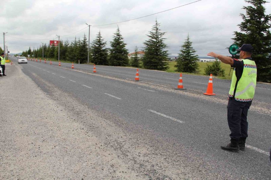 Jandarma Ekiplerince ‘cayrokopter’ Destekli Trafik Denetimi