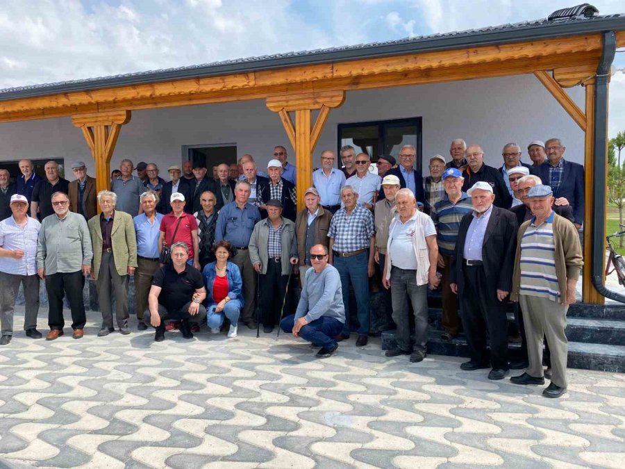 Mahmudiye İlçesinde ‘yaşlılara Vefa’ Örnek Davranışı