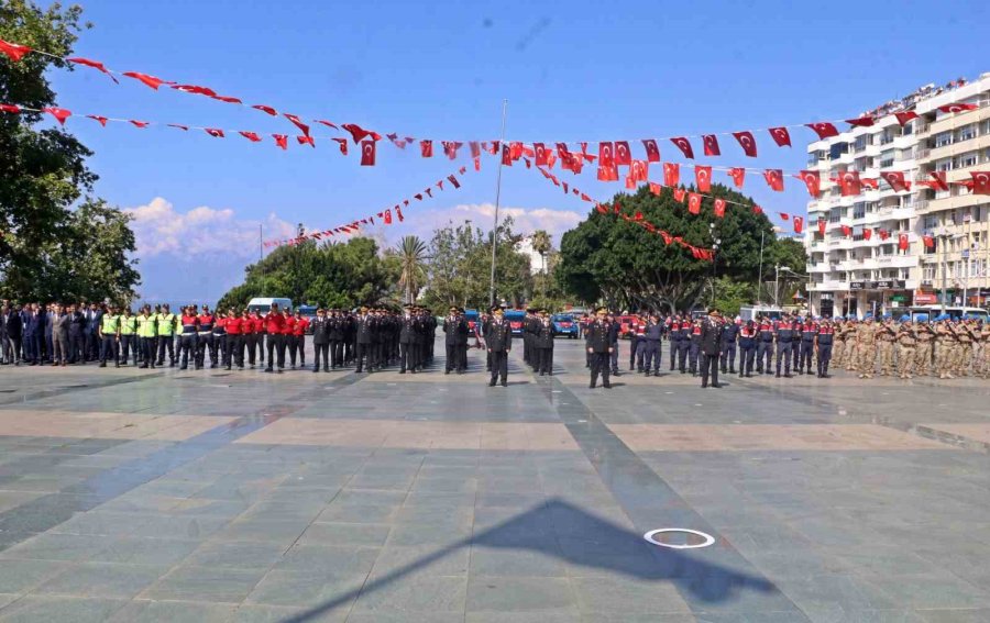 Antalya’da Turistlerin Cep Telefonları ‘jandarma’ İçin Kayda Girdi