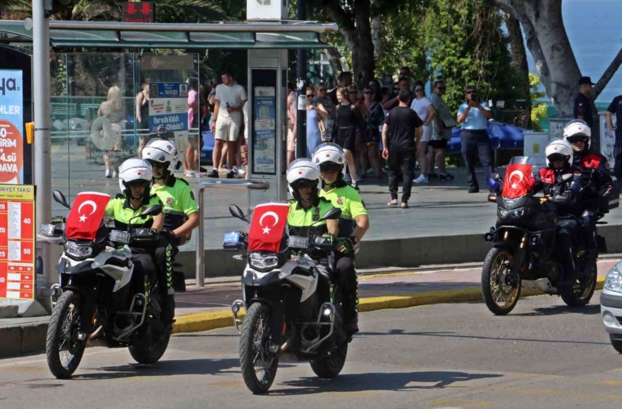 Antalya’da Turistlerin Cep Telefonları ‘jandarma’ İçin Kayda Girdi