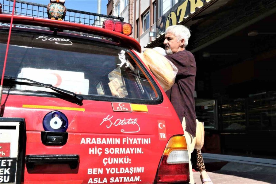 Tuncer Öğretmen 20 Yıldır 200 Ekmek Dağıtmadan Derse Girmiyor