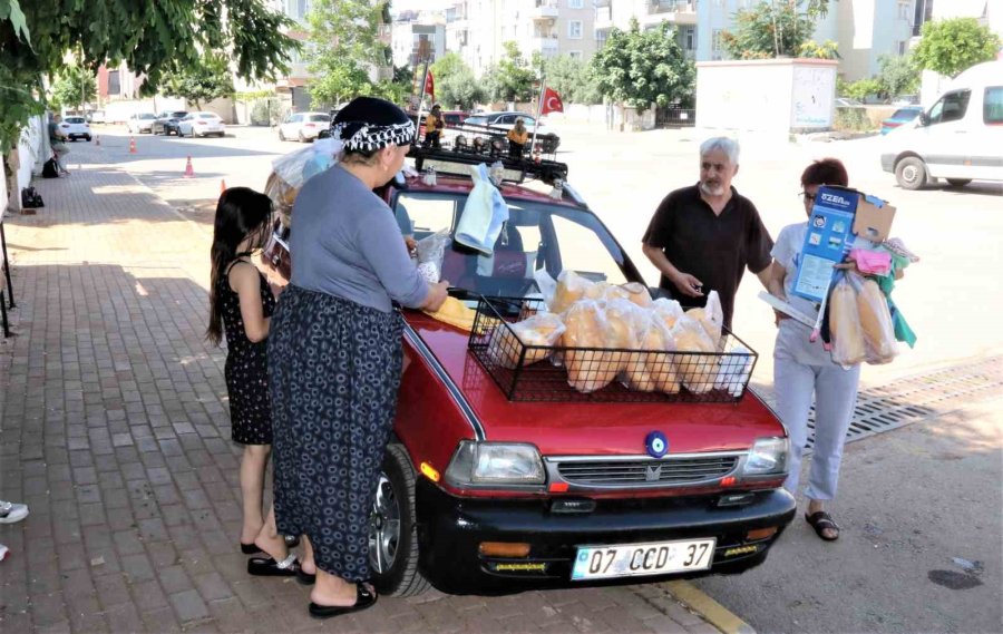 Tuncer Öğretmen 20 Yıldır 200 Ekmek Dağıtmadan Derse Girmiyor