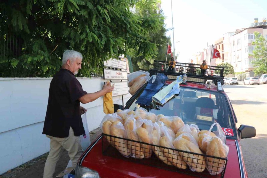 Tuncer Öğretmen 20 Yıldır 200 Ekmek Dağıtmadan Derse Girmiyor