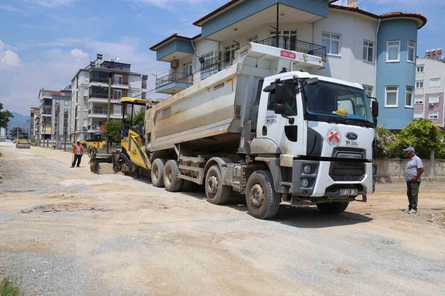 Döşemealtı’nda Altyapıları Tamamlanan Cadde Ve Sokaklara Sıcak Asfalt