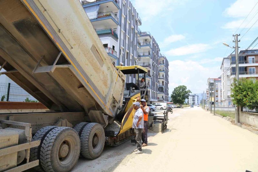 Döşemealtı’nda Altyapıları Tamamlanan Cadde Ve Sokaklara Sıcak Asfalt