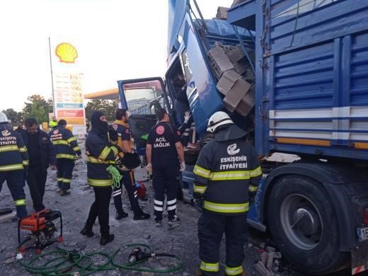 Eskişehir’de Tır Kazası: 1’i Ağır 4 Yaralı