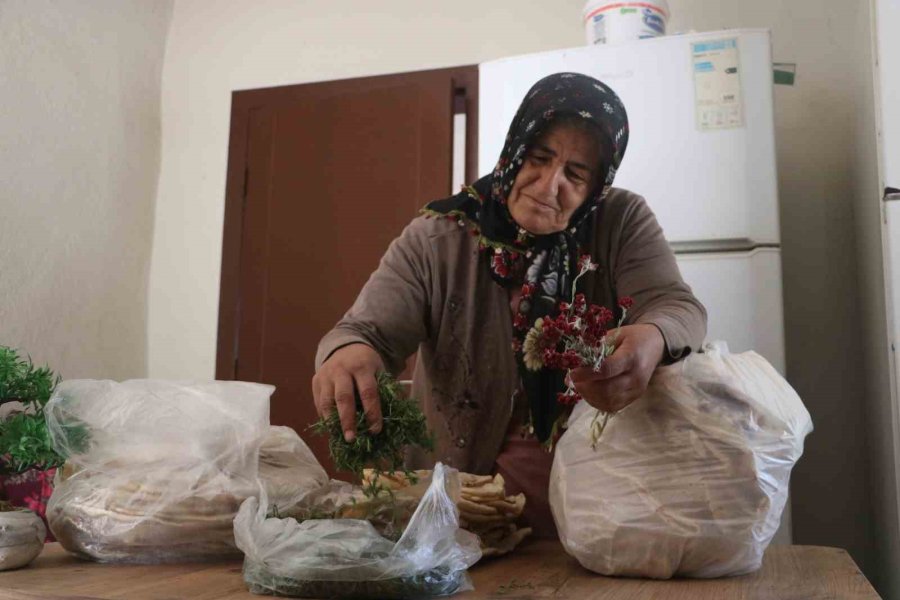 Depremde Vefat Eden Sosyal Medya Fenomeni Taha Duymaz’ın Annesi: “taha’nın Mutfağı Öksüz Kaldı”