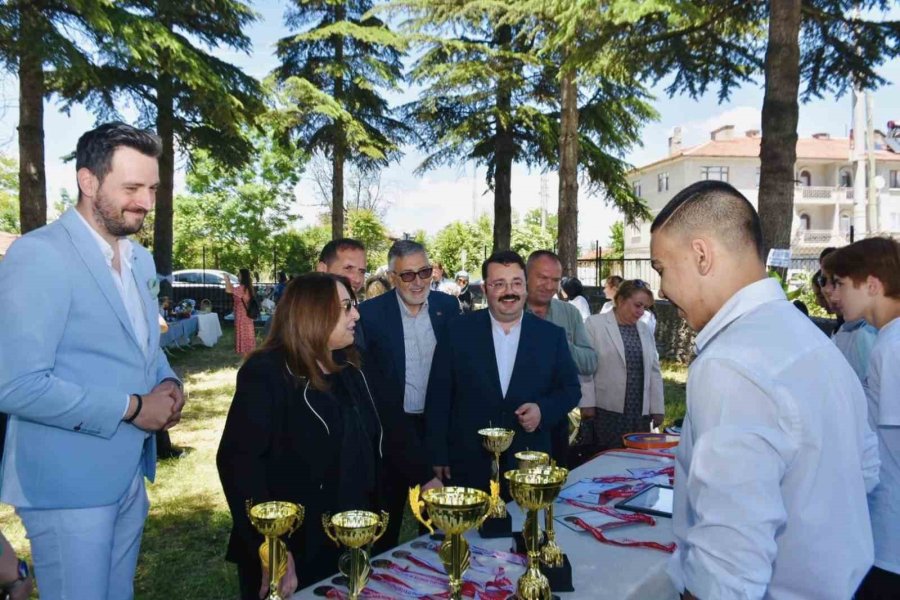 İnönü’de 5. Geleneksel Bahar Sergisi Açıldı