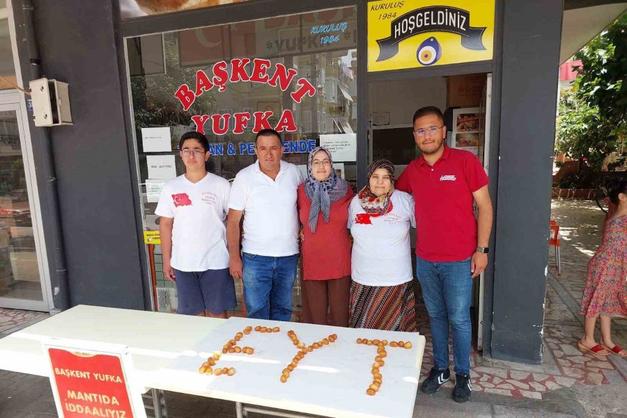 Eyt’den Emekli Oldu, İlk Maaşıyla Lokma Tatlısı Dağıttı