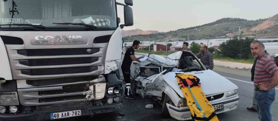 Antalya’da Trafik Kazası: 1 Ölü, 2 Yaralı