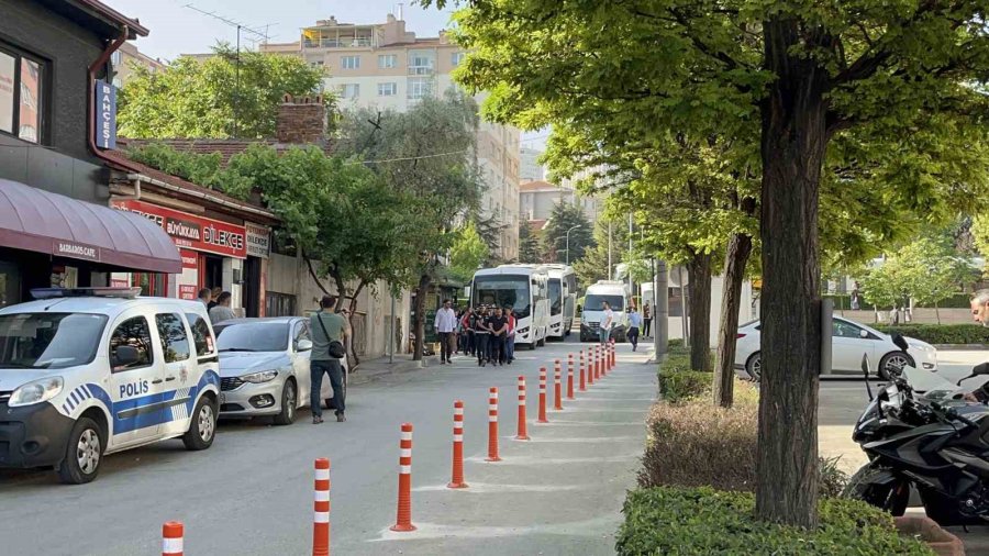 Dolandırıcık Yapan Şüpheliler Adliyeye Sevk Edildi