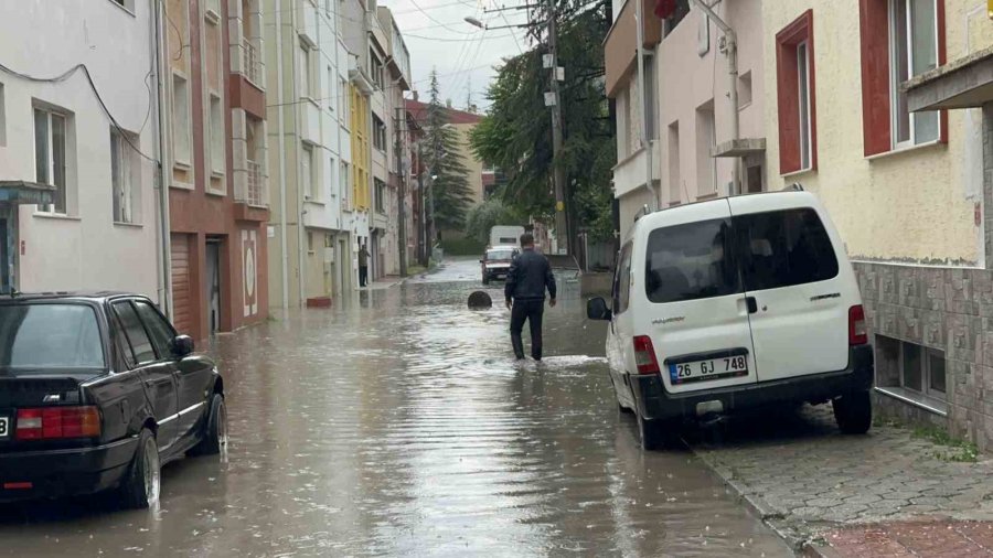 Her Yağmurda Bodrumu Su Dolan Kadın Eski’ye İsyan Etti