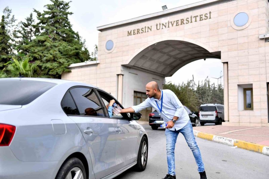 Mersin Büyükşehir Belediyesi Yks’ye Giren Öğrencileri Yalnız Bırakmadı