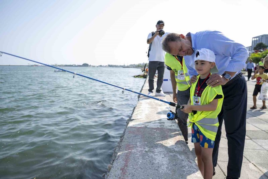 Mersin’de ’ba’balık Balık Tutma Yarışması’ Gerçekleştirildi