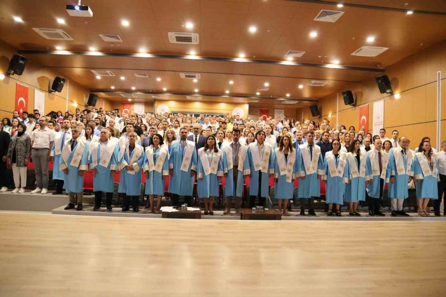 Alkü Tıp Fakültesi İlk Mezunlarını Verdi