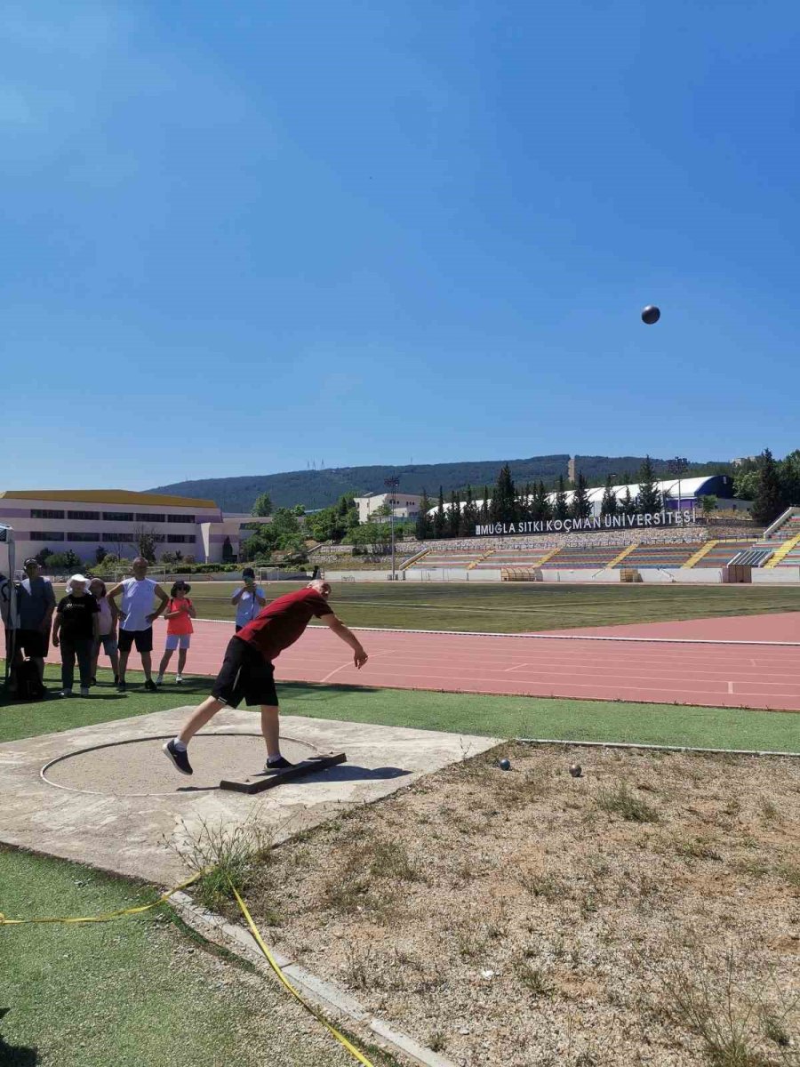 Anadolu Üniversitesi Tazelenme Olimpiyatlarına Damga Vurdu