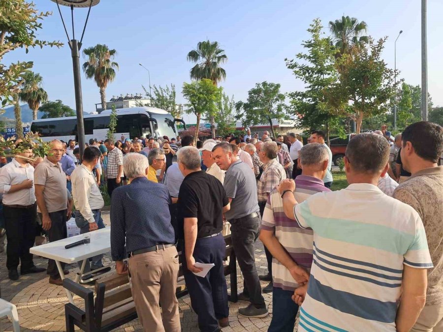 Hacı Adayları Dualarla Uğurlandı