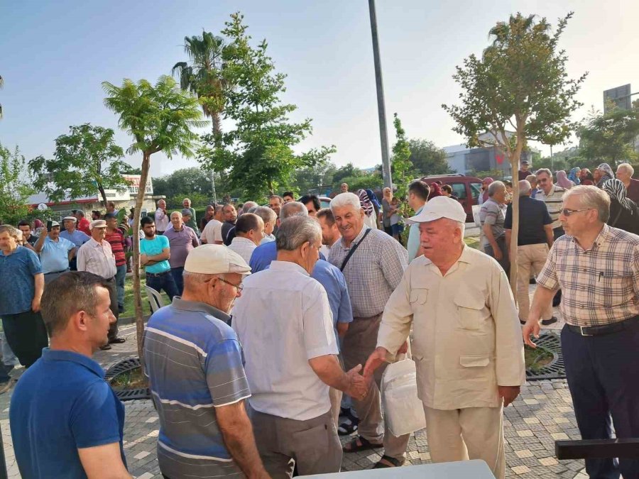 Hacı Adayları Dualarla Uğurlandı