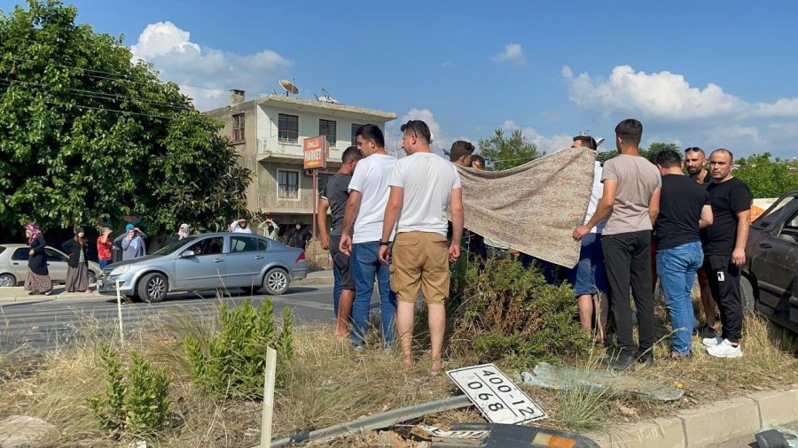 Yaralıları Güneşten Korumak İçin Battaniye Kullandılar