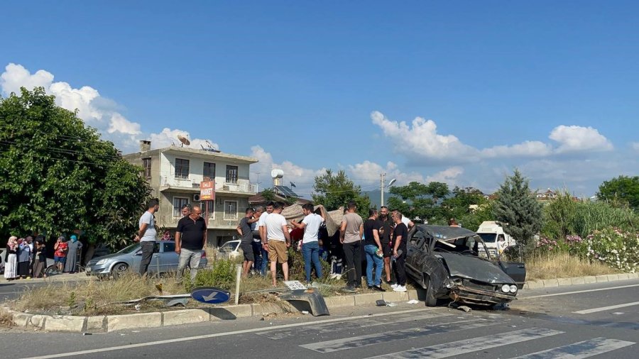 Yaralıları Güneşten Korumak İçin Battaniye Kullandılar