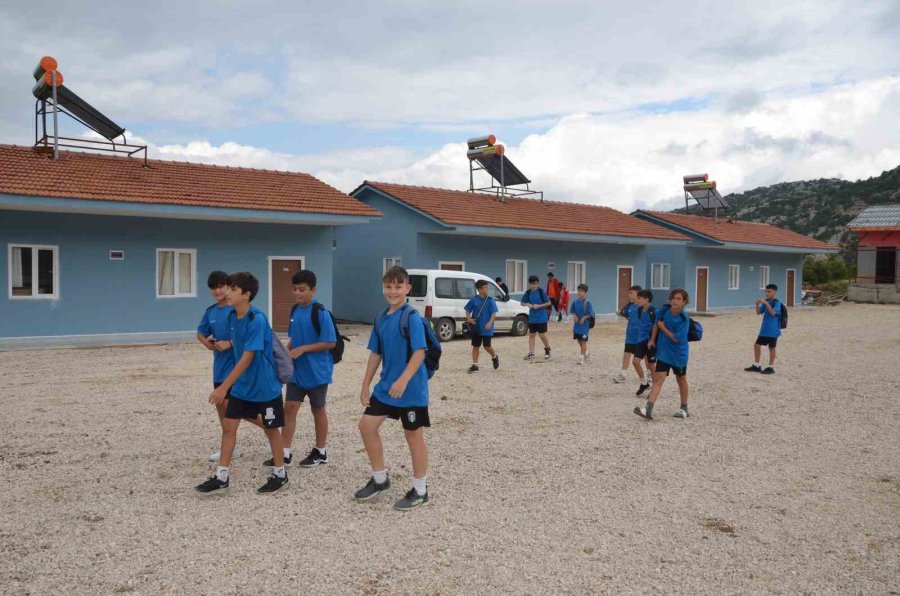 Antalya’da 60 Sporcunun Konaklayabileceği Spor Köyü Açıldı