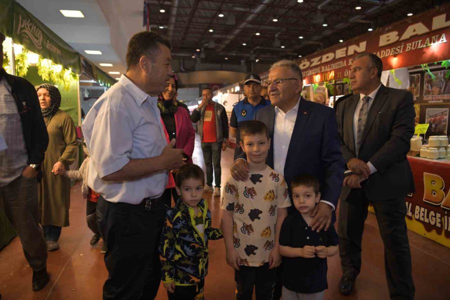 Fuar Ziyaretinde Depremzede Esnaftan Başkan Büyükkılıç’a: “sizleri Hep Örnek Gösterdik”