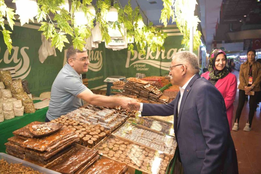 Fuar Ziyaretinde Depremzede Esnaftan Başkan Büyükkılıç’a: “sizleri Hep Örnek Gösterdik”