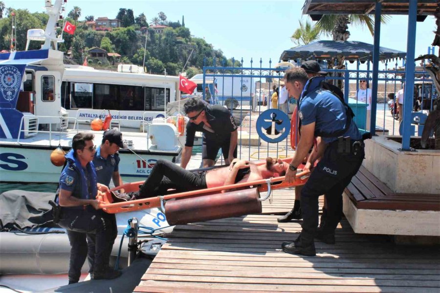 Şelale Yanında Serinlemek İsterken Falezlerden Aşağı Düşen Genç Ölümden Döndü