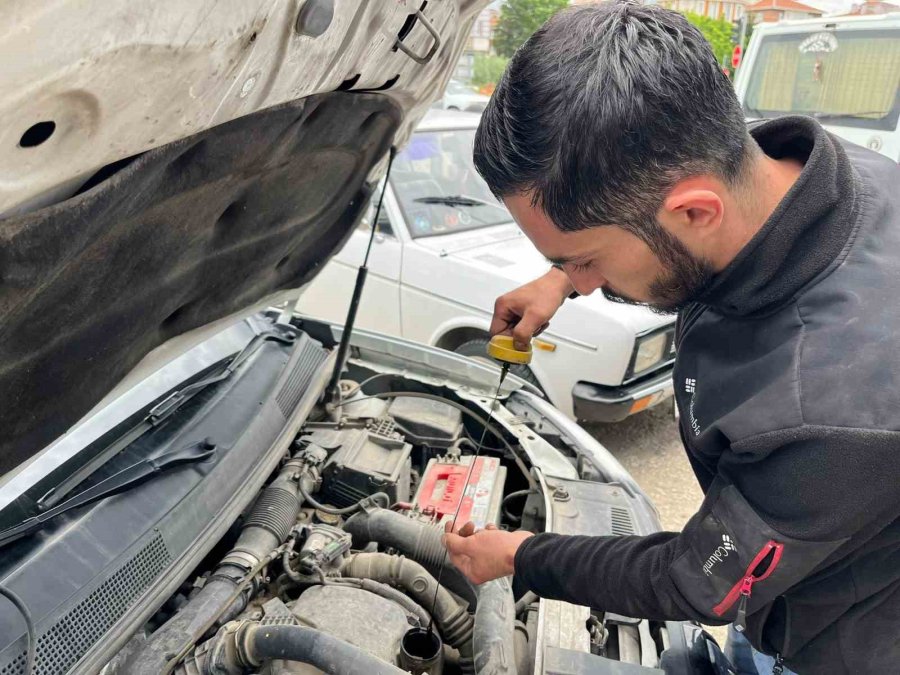 Oto Tamircilerinden Bayram Tatilinde Yola Çıkacak Sürücülere Tavsiye