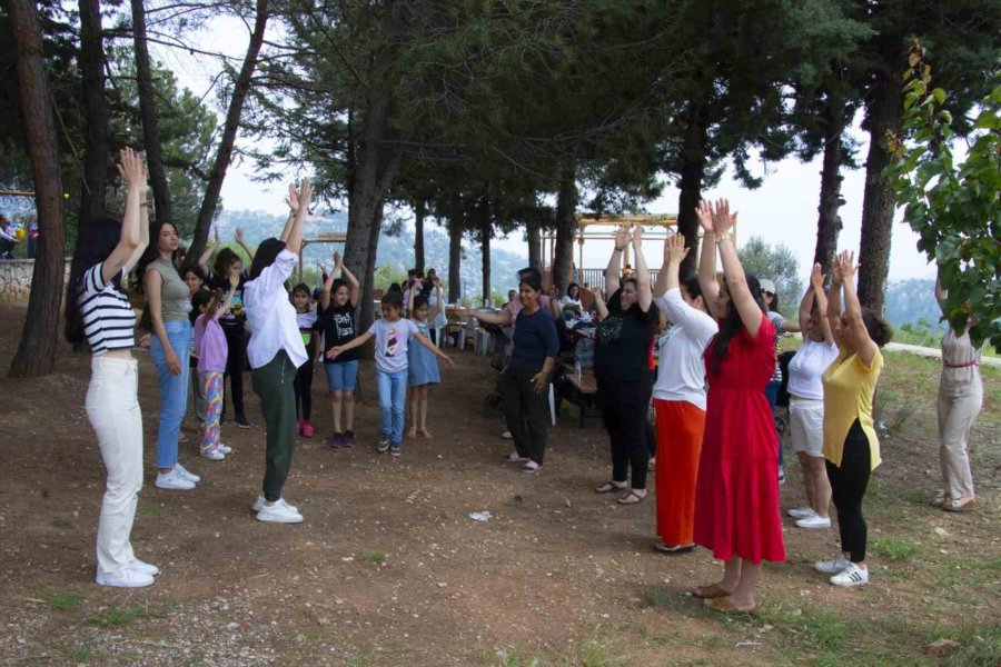 Mersin’deki Depremzedeler Piknik Etkinliğinde Moral Buldu