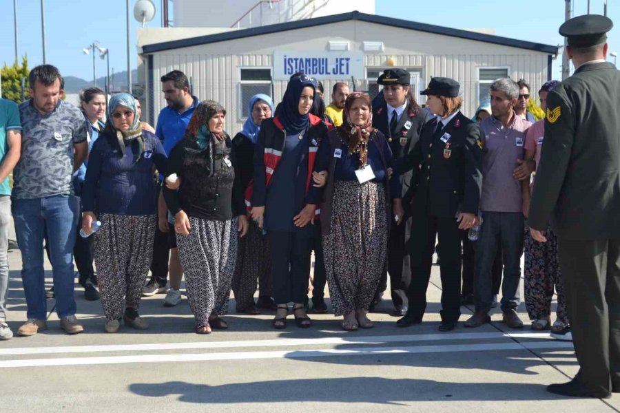 Pençe Kilit Operasyonu’nda Yaralanarak Şehit Düşen Uzman Çavuş’a Gözyaşları Arasında Karşılama